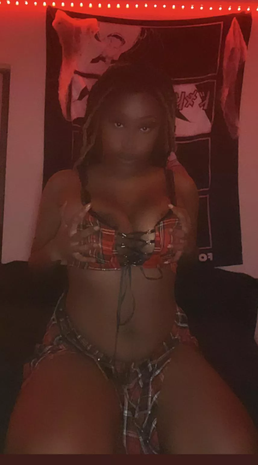 You can’t run from your inferiority and desire to serve for much longer. Giving in early is much better… [selling] domination services BNWO • SPH • BODY WORSHIP • ETC