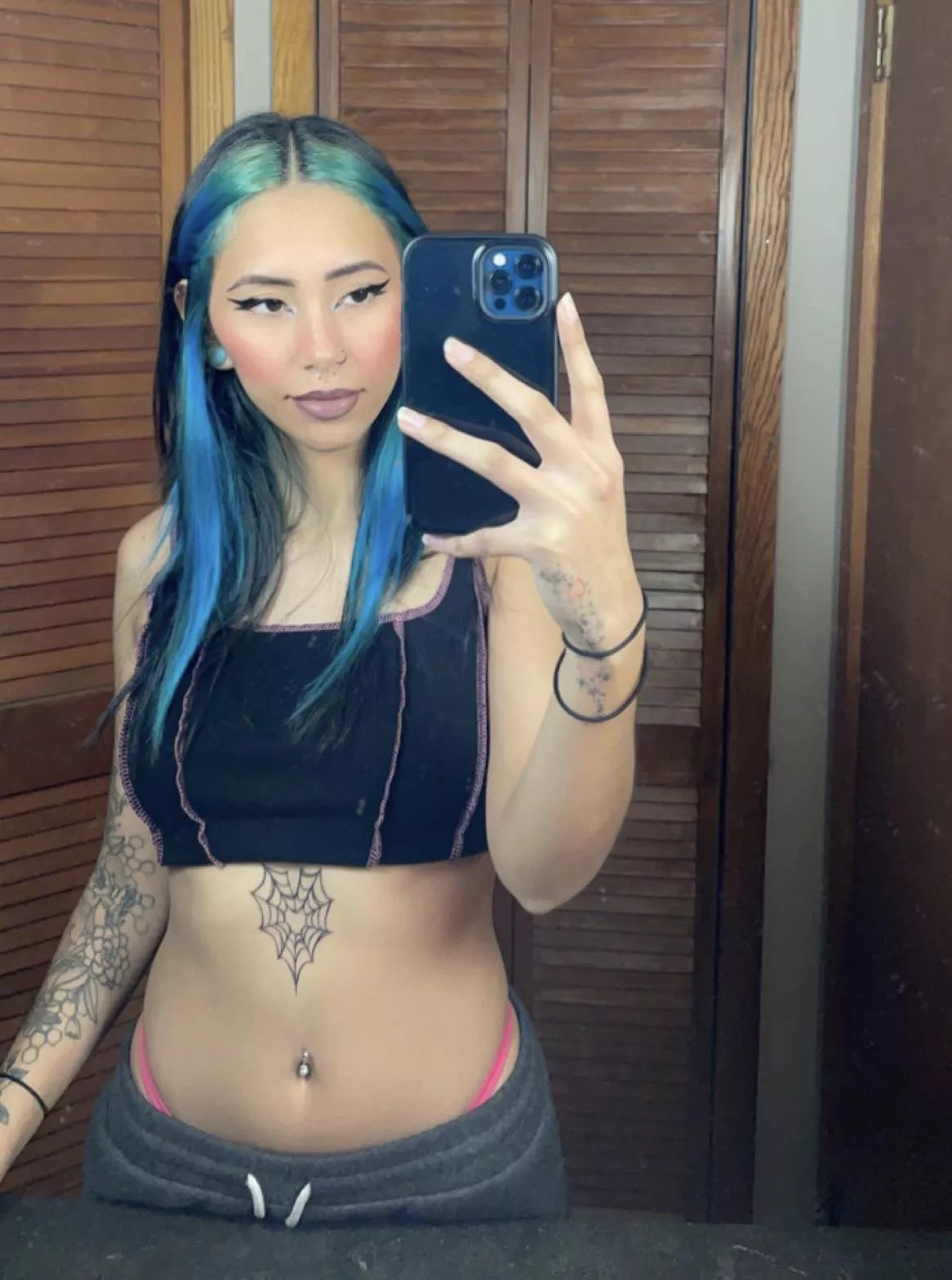 you like emo girls? 🙈