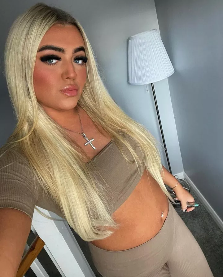 Young, dumb, single mum Georgia