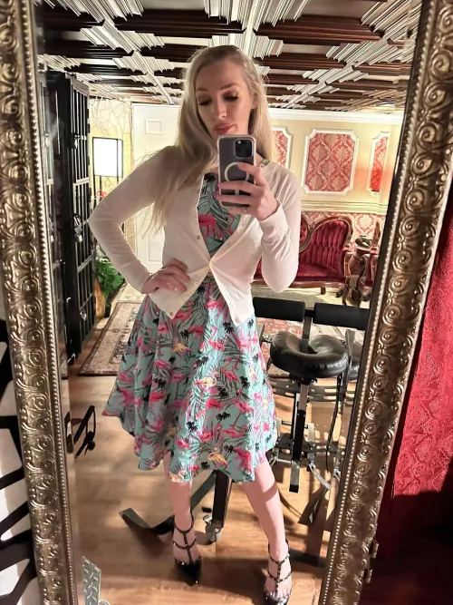 1 upv= 3 pics in your Dm 1 comments = surprise🥰😈