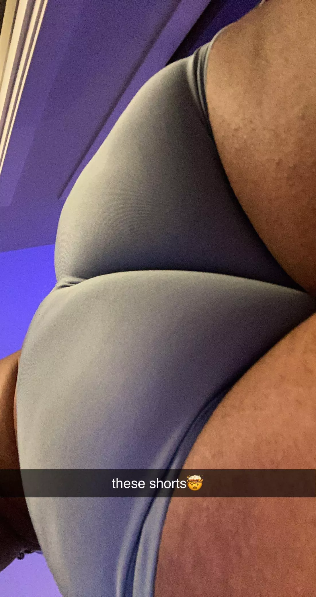 23m showing off my fat ass!! Sc: hornyvers11