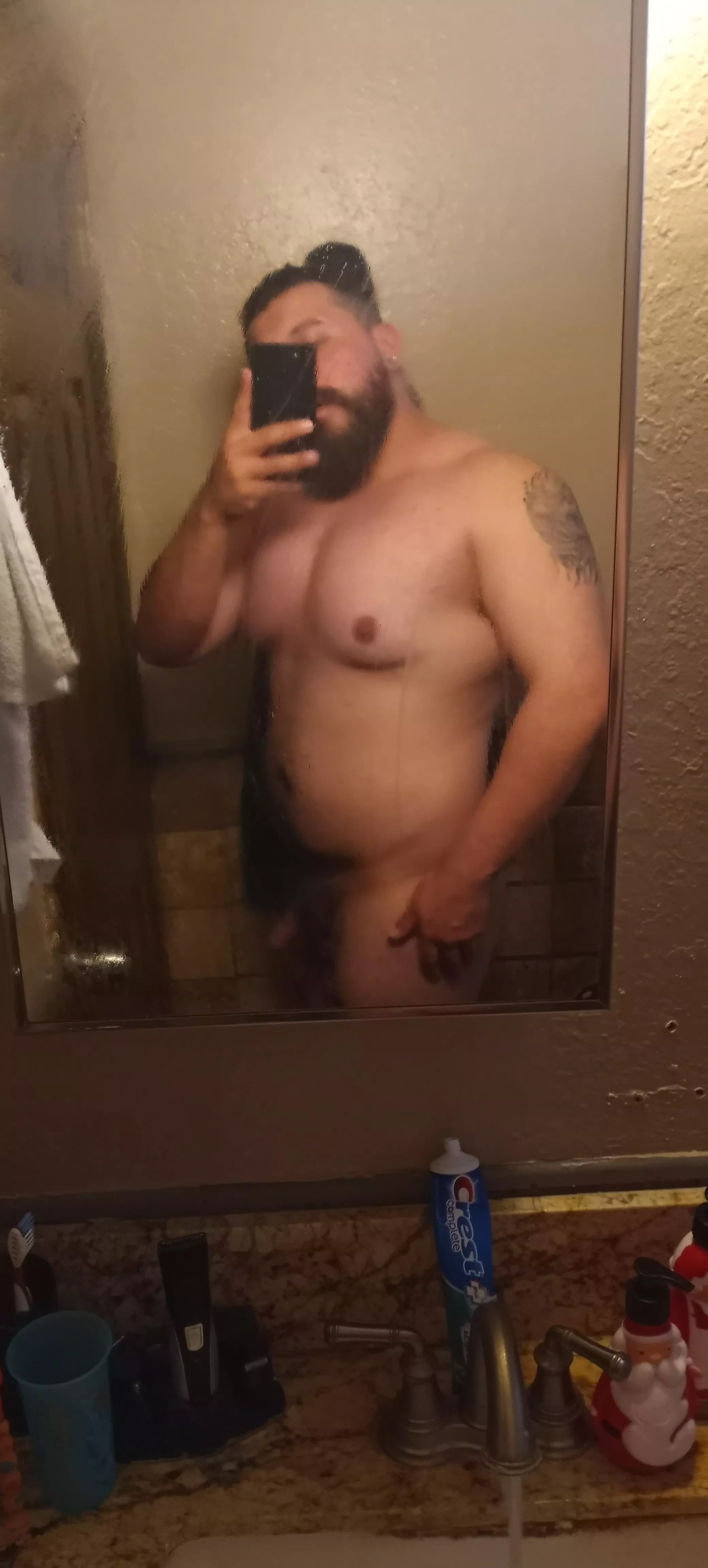 24 5'9 250lbs