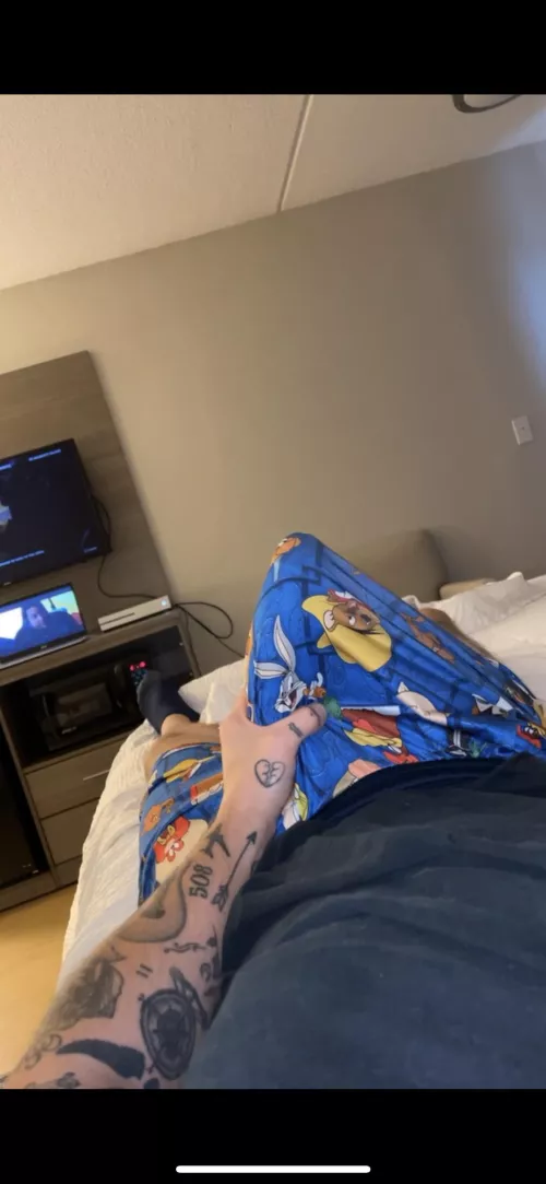 [25] Like my bulge ?