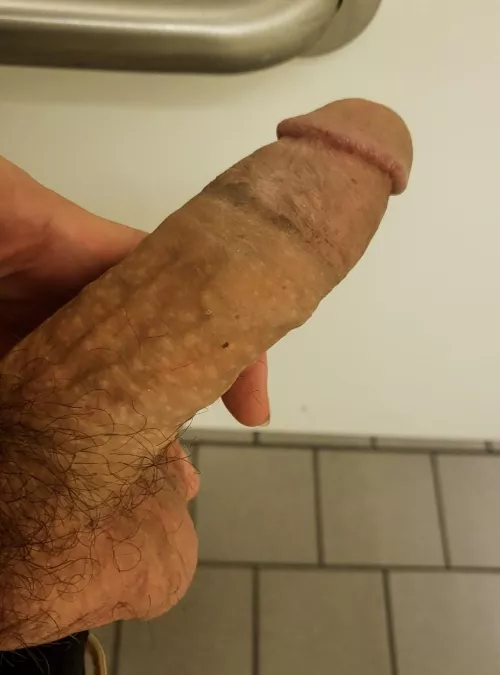 26 M Got horny at the airport come help me