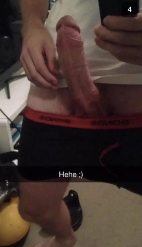 29 M loves playing with singles and couples.. playmate also available for the right couple