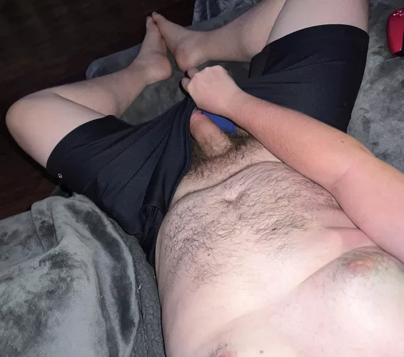 30, into other men with similar builds. Hairier the better. Masculine ++, Older ++, DM’s open.