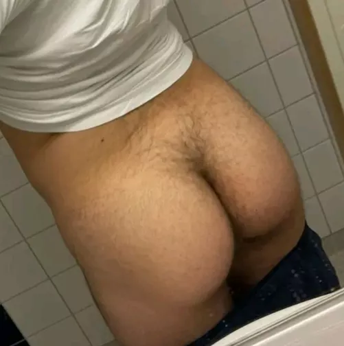 a little bit hairy but hope u don't mind pushing it helplessly in inside of me 🥵