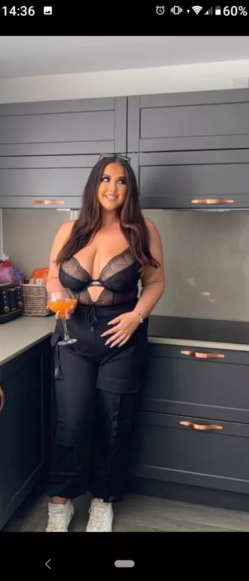 Another Bouncy Glasgow Chav Girl...😁