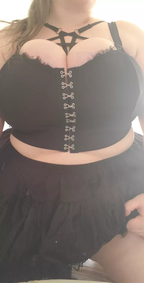 Anyone looking for a goth bae