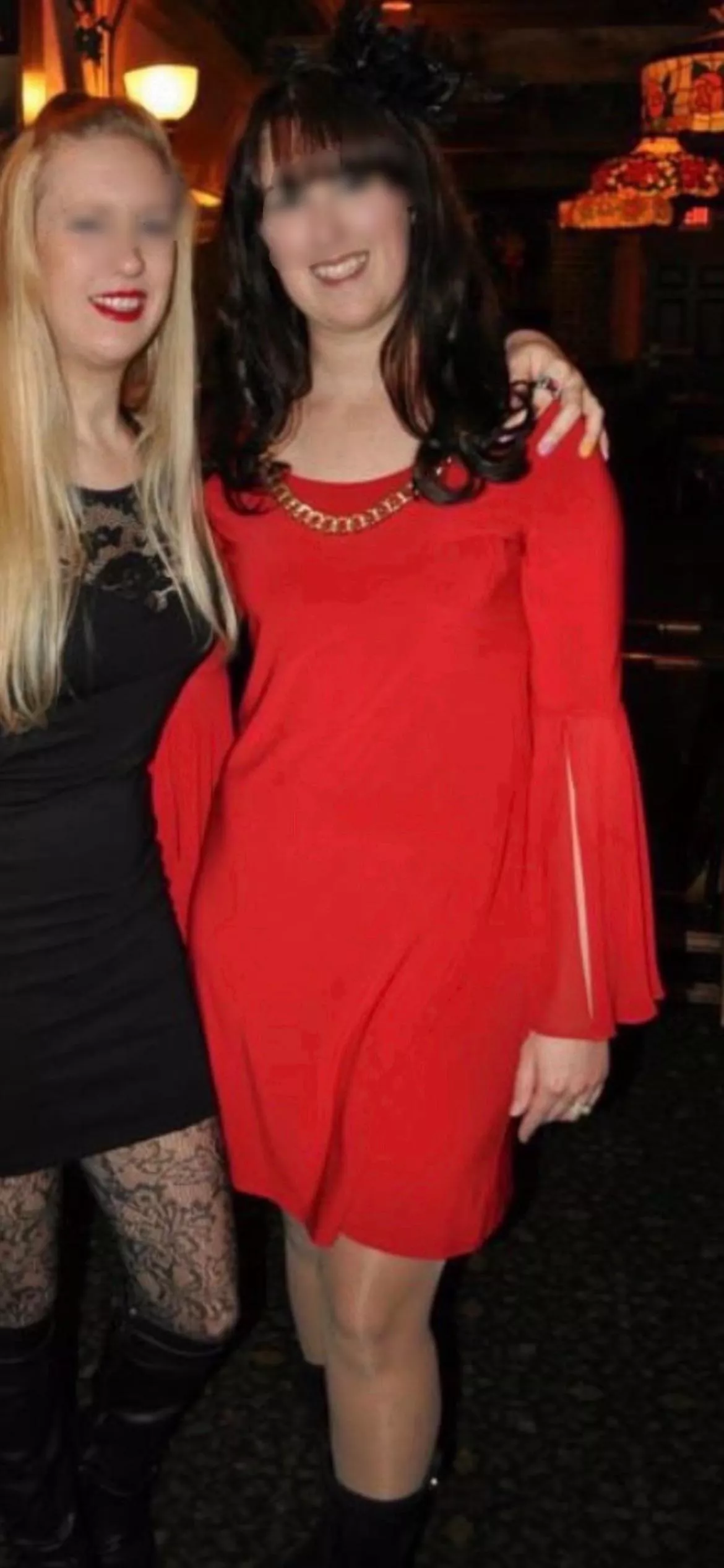 Black dress or Red dress!?