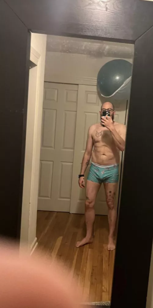 Bored. Would love a local hottie to take some 🍄with 38M NNJ