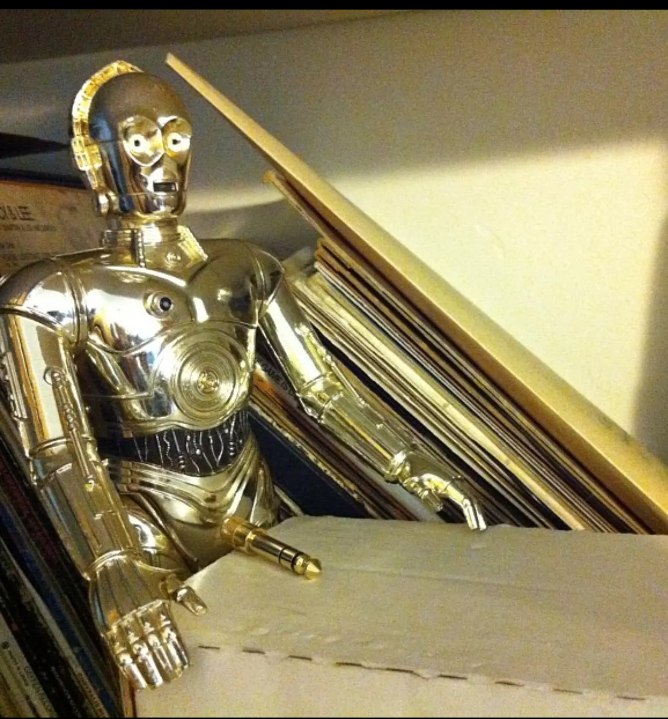 C3P-Oh! (Happened to find a gold headphone jack)
