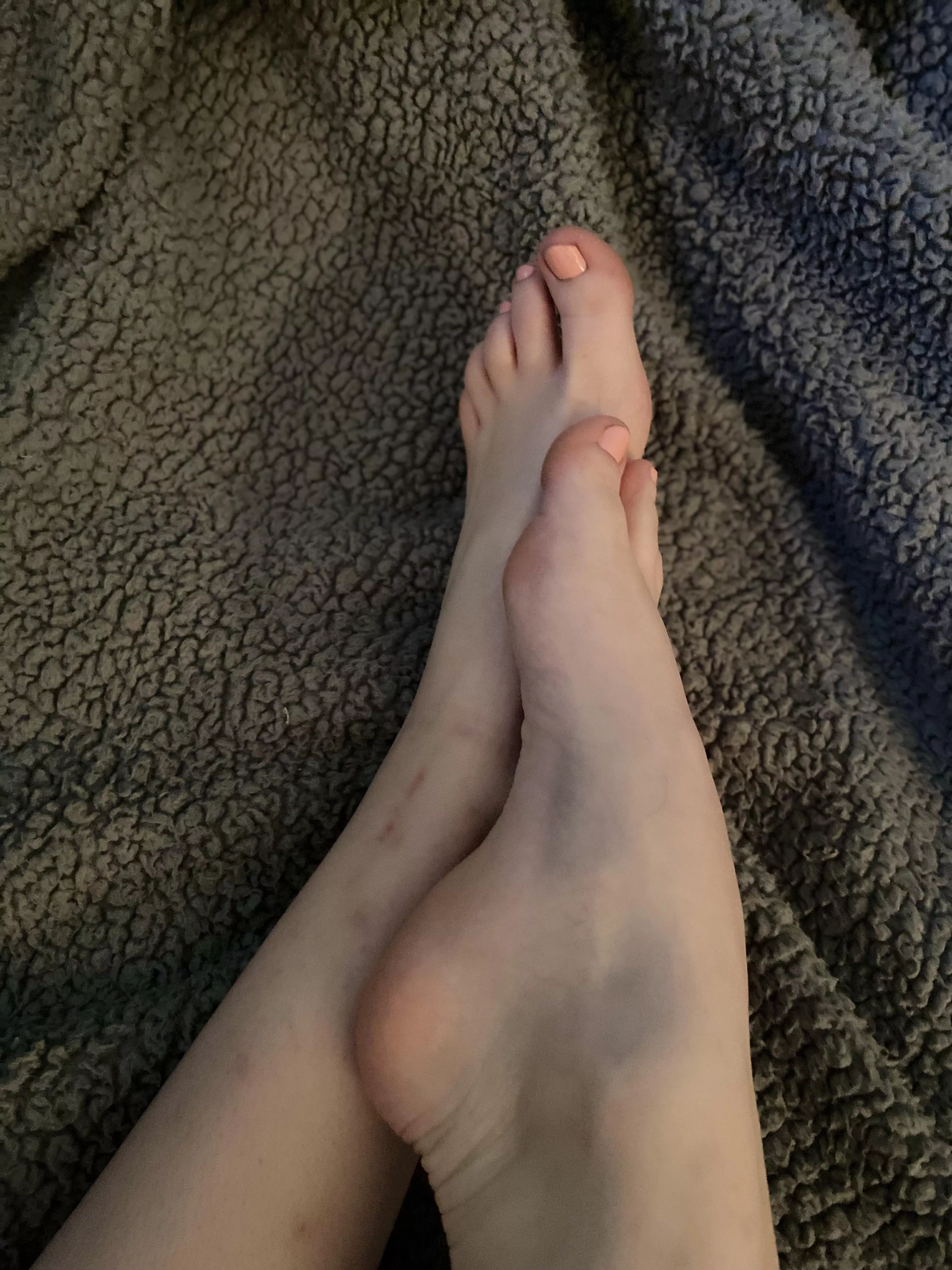 DM’s Are Open! Feet Pics!😜