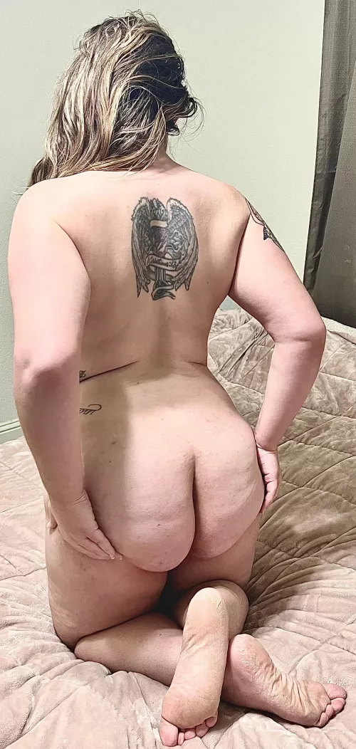 Does anybody else get so horny they can’t sleep?😅