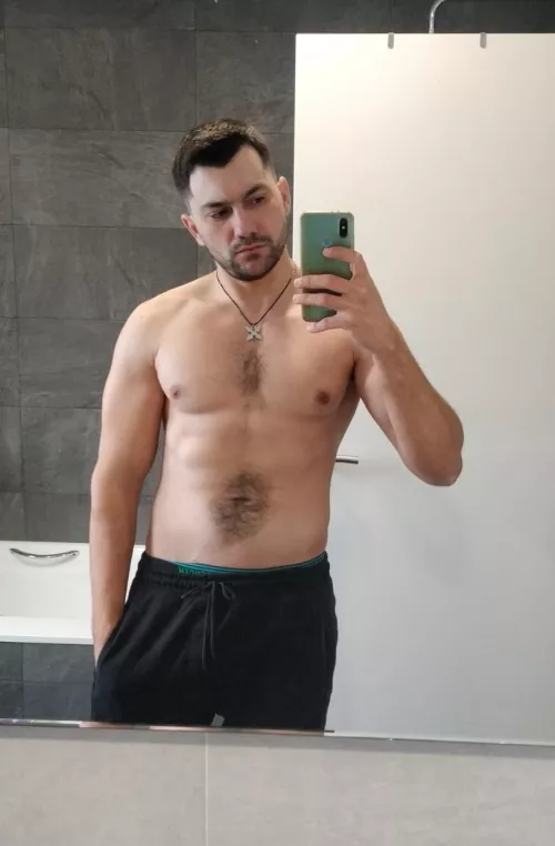 Enjoy the last Friday of the year bros 💪🏻