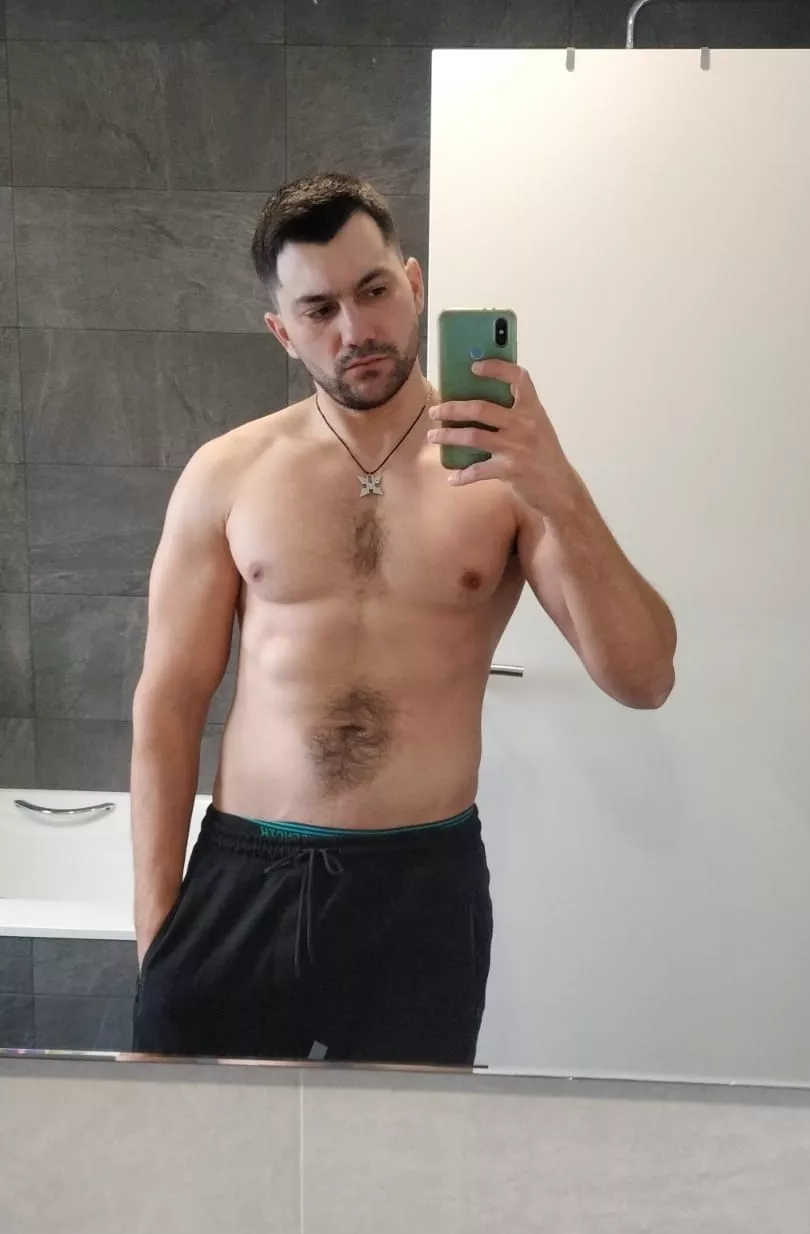 Enjoy the last Friday of the year bros 💪🏻