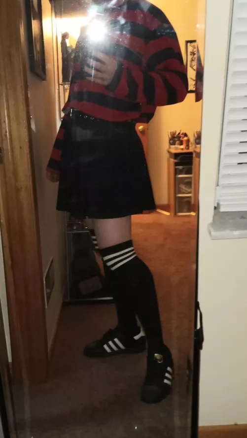 First skirt! It's almost criminal how comfy this is.