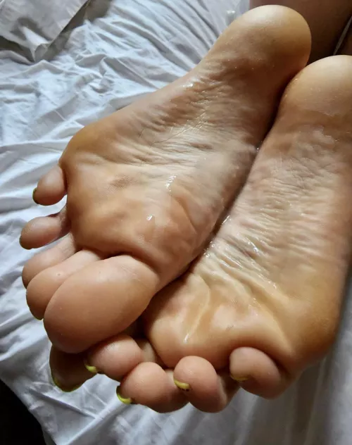 Foot fetish Friday licking it up for me