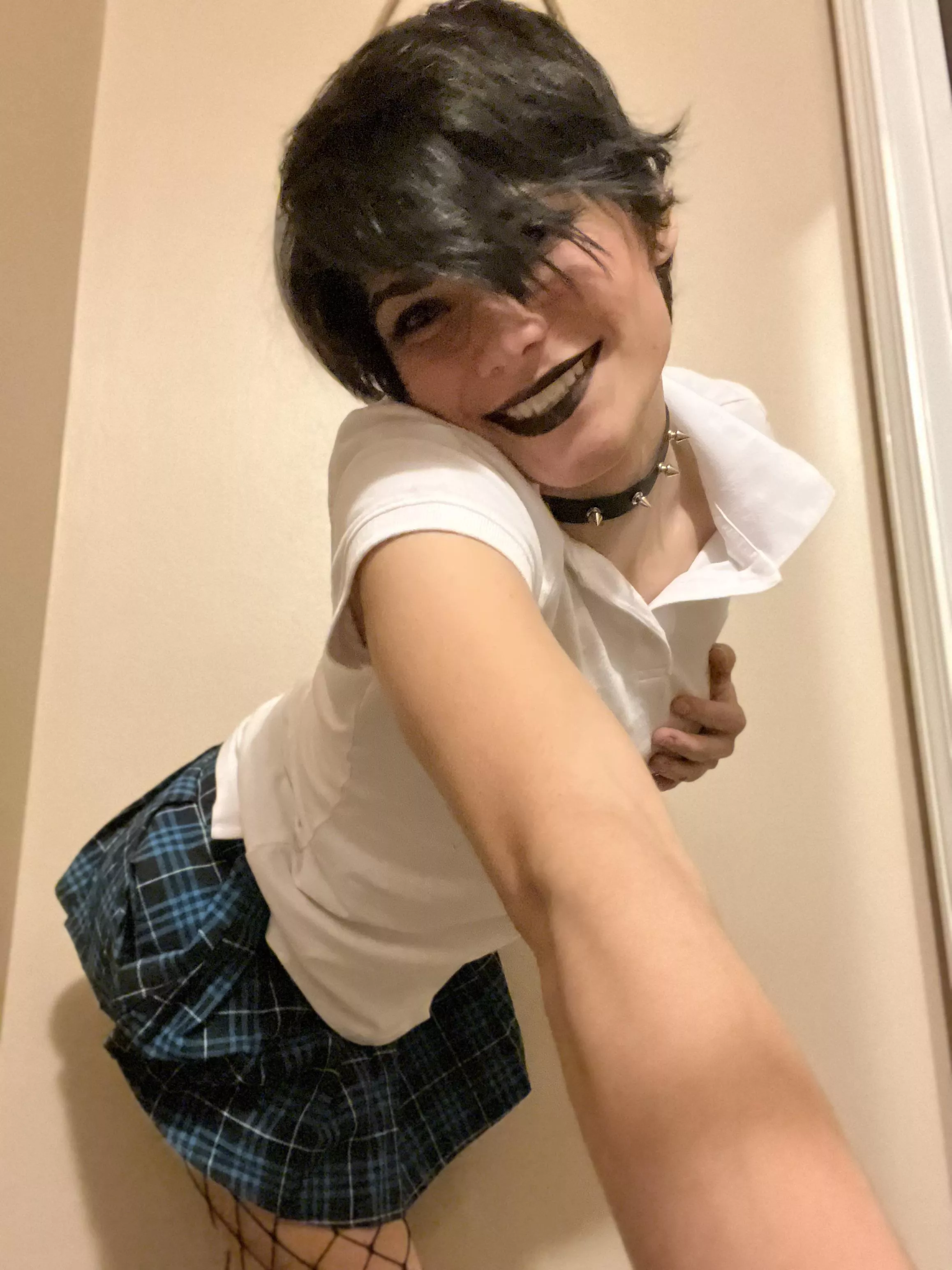 happy gothic school girl🖤💋