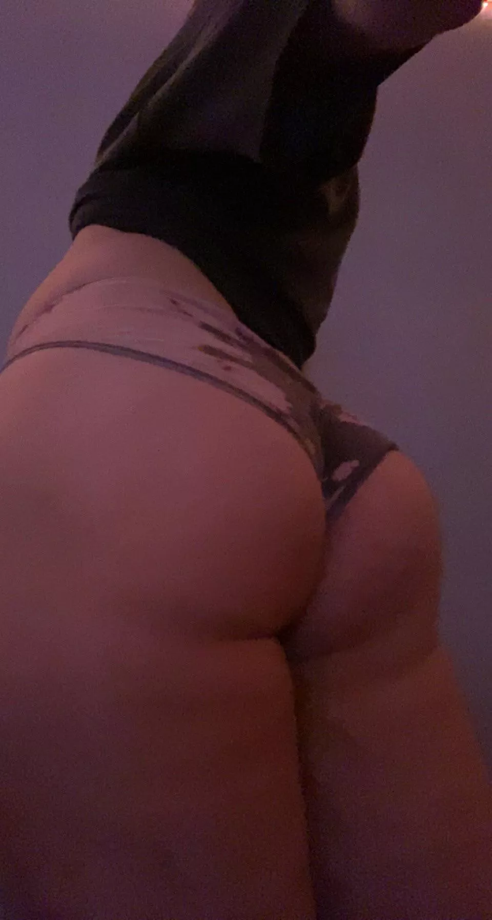 Hope I can make your Thursday better with my ass cheeks ☺️