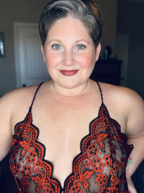 I hope you like a thick juicy milf!