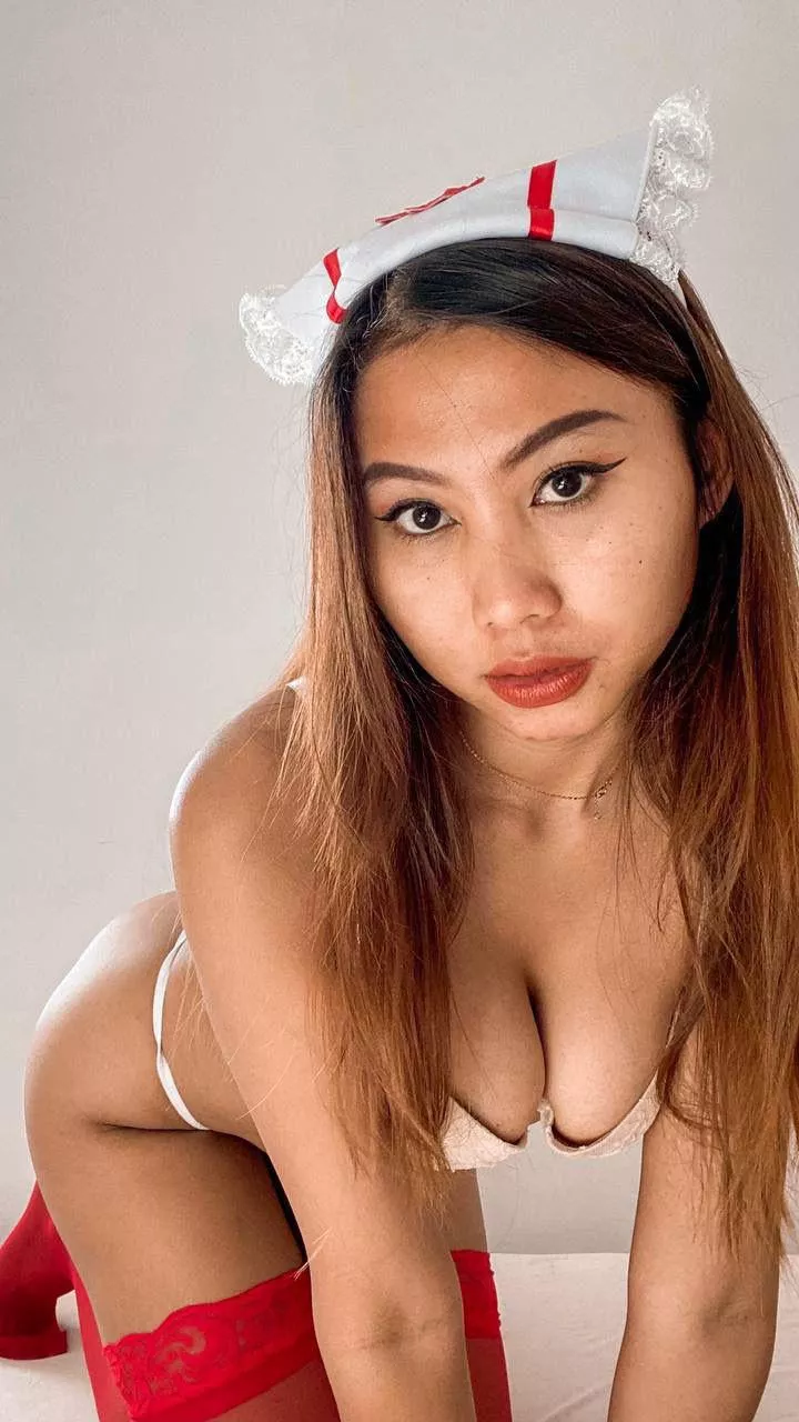 I know you'd hook up with me despite my tiny titties