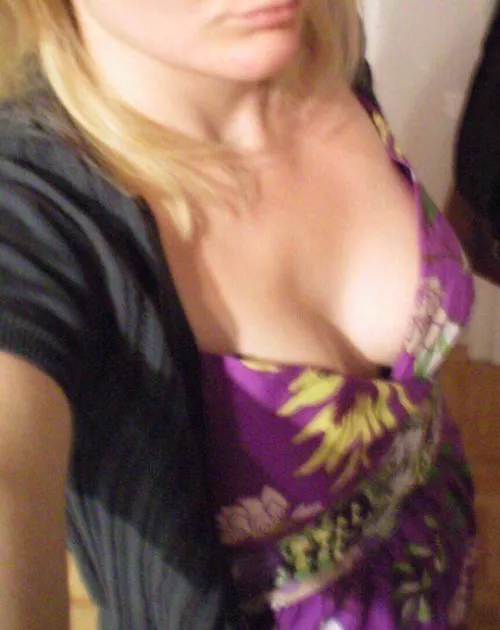 I know you’re staring at those married b cups.