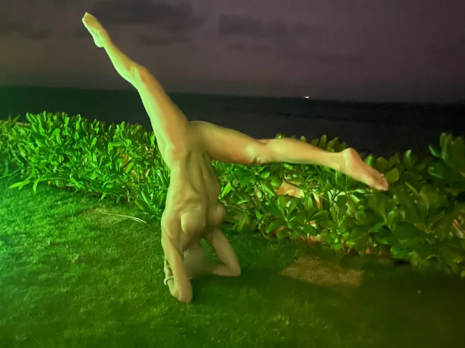 I love naked yoga 💕