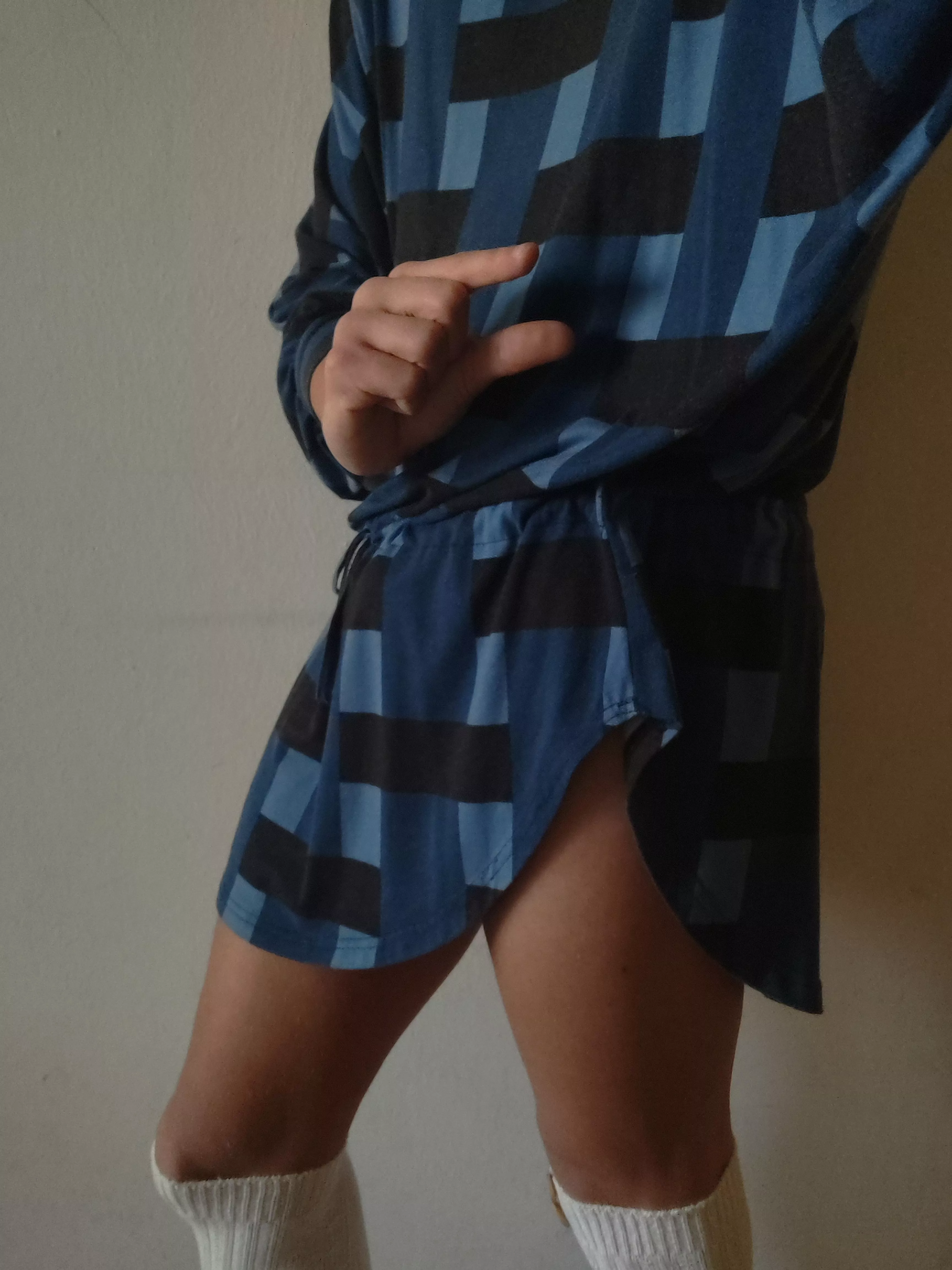 If your 🍤 is this big(small) or even smaller I want you bent over and ready for mommy! 😋