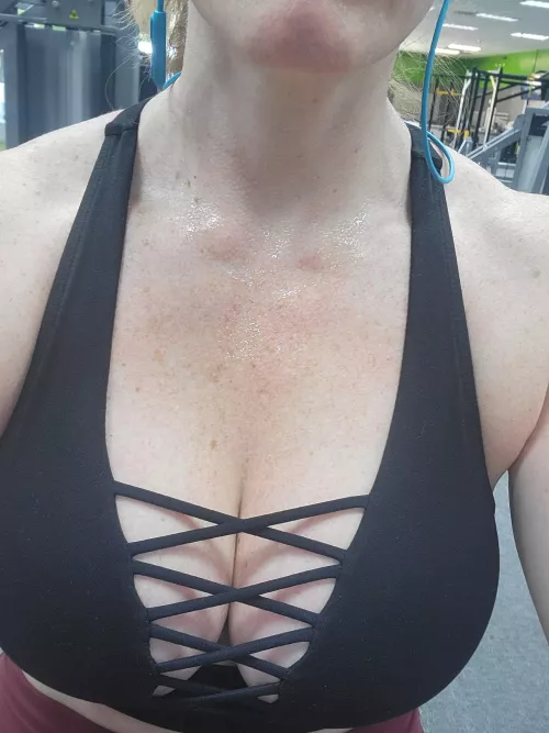 its getting hot in here 🥵🥵