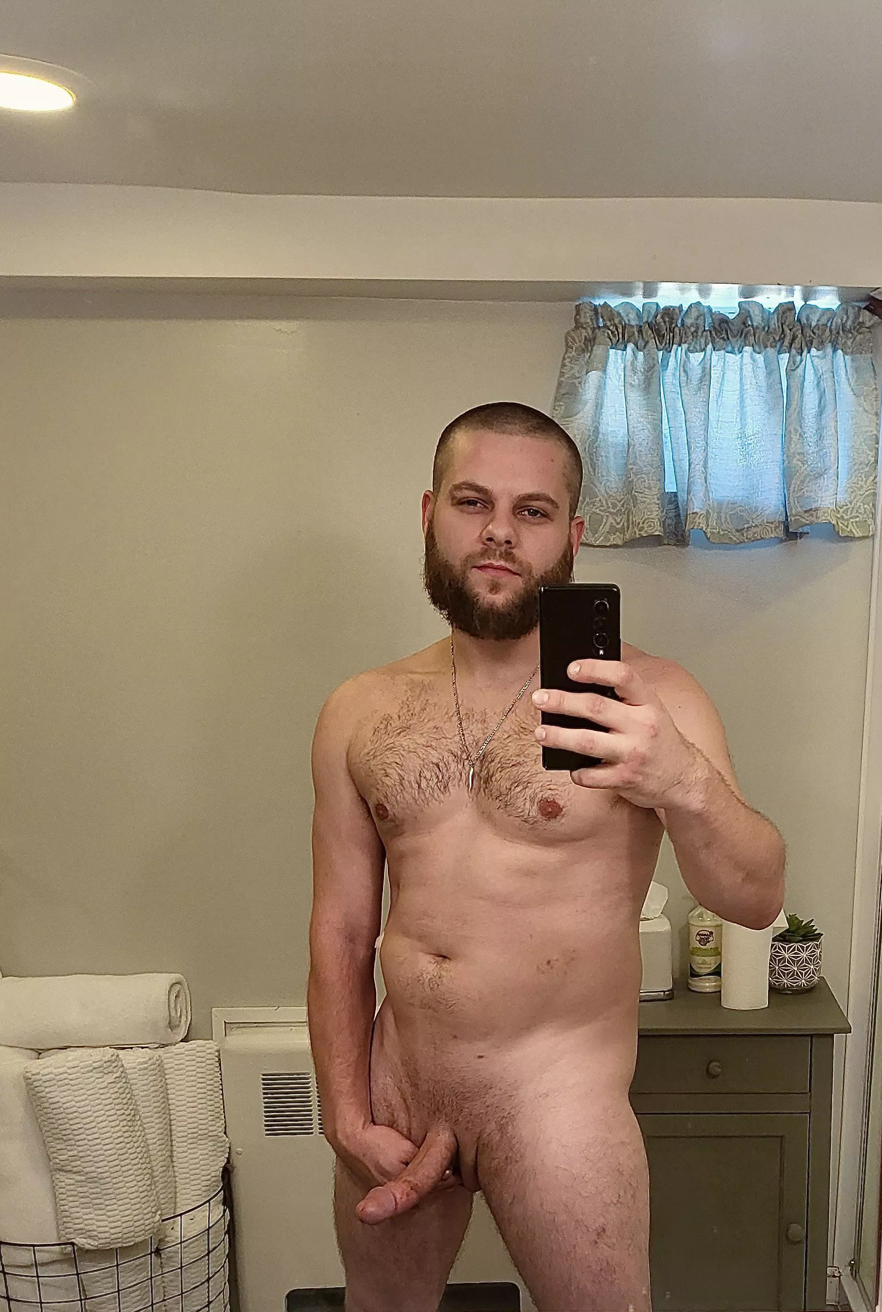 Just an average cock with a decent beard 😅