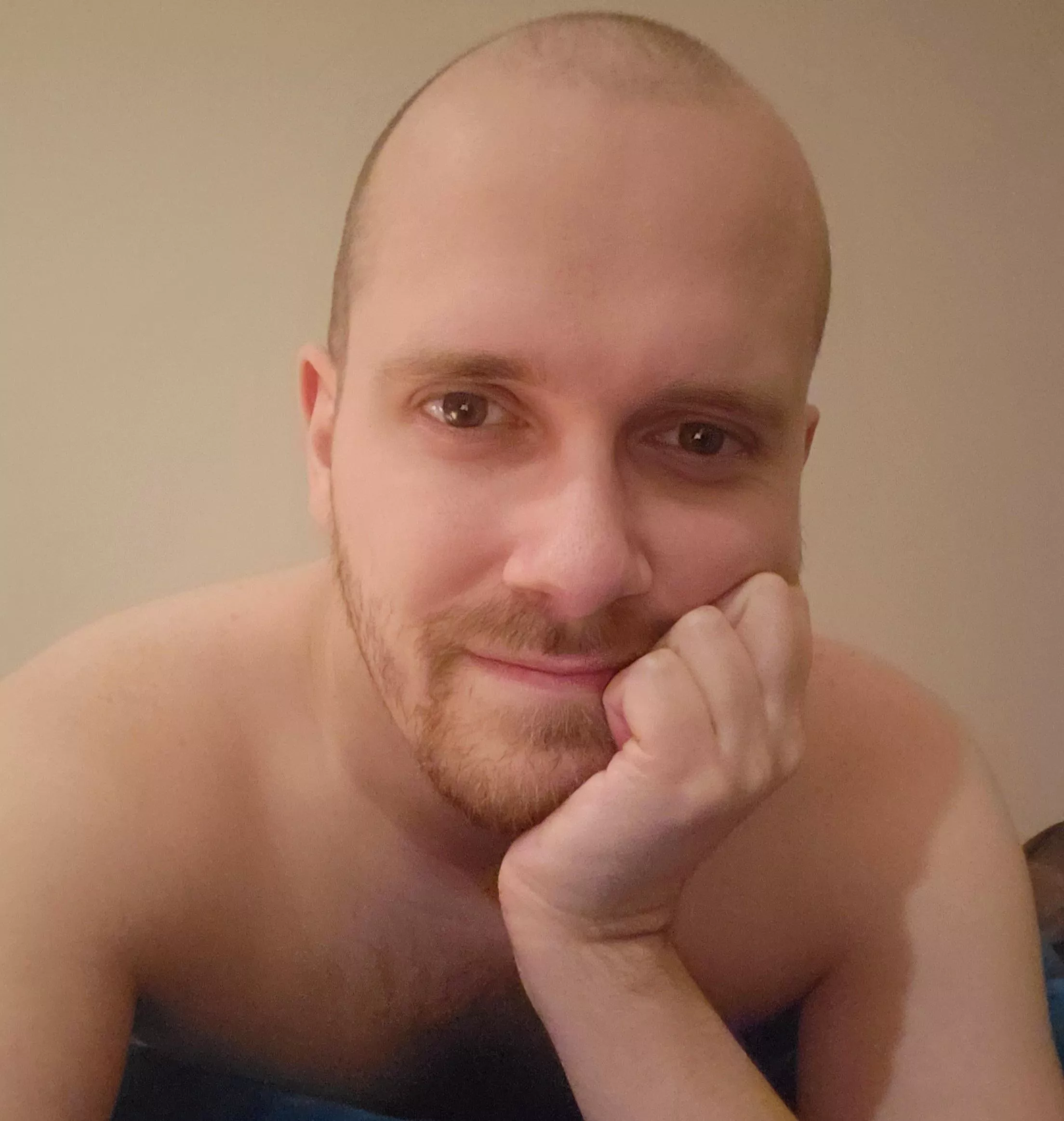 Just woke up and remembered it's my birthday today. Here's hoping 35 treats me well!