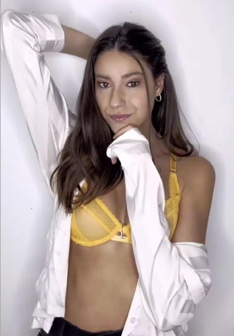 Karo Desorcy (@karo.desorcy) [instagram]