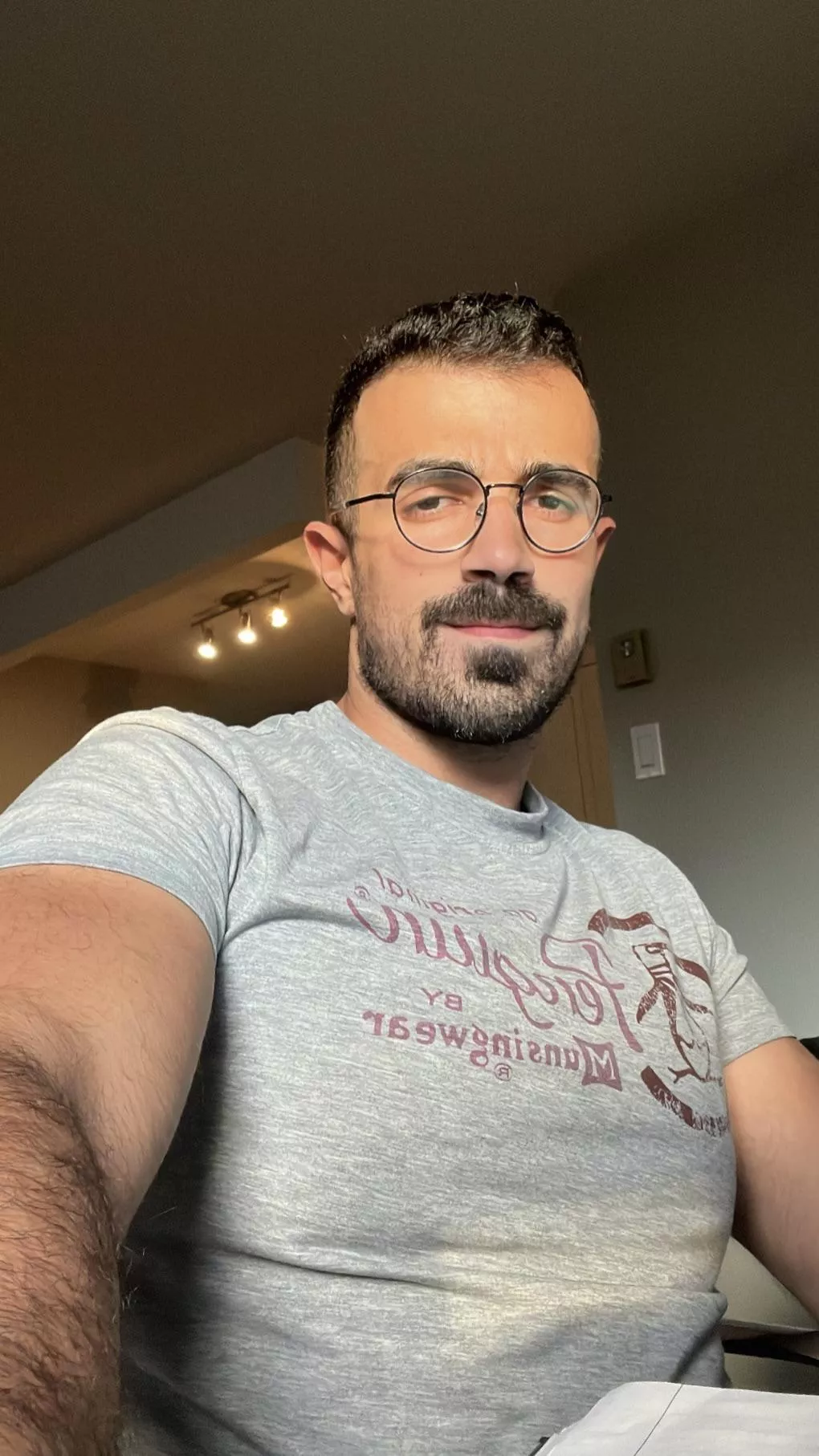 Last work Friday of the year! Am I the only one procrastinating like crazy?!😅