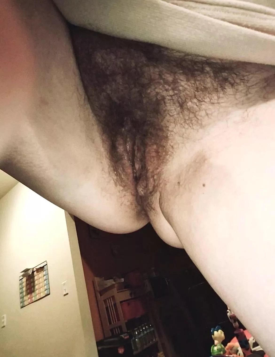 Leg up on the counter and ready for kitchen fun