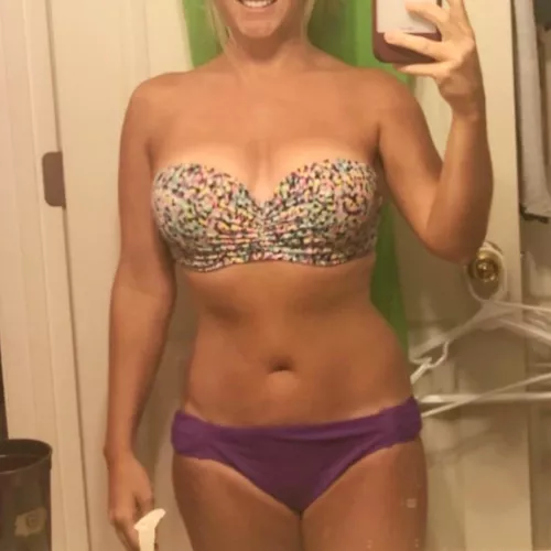 [Miss] is already dreaming of Spring Break. Is this bikini yay or nay? 👙☀️🏖