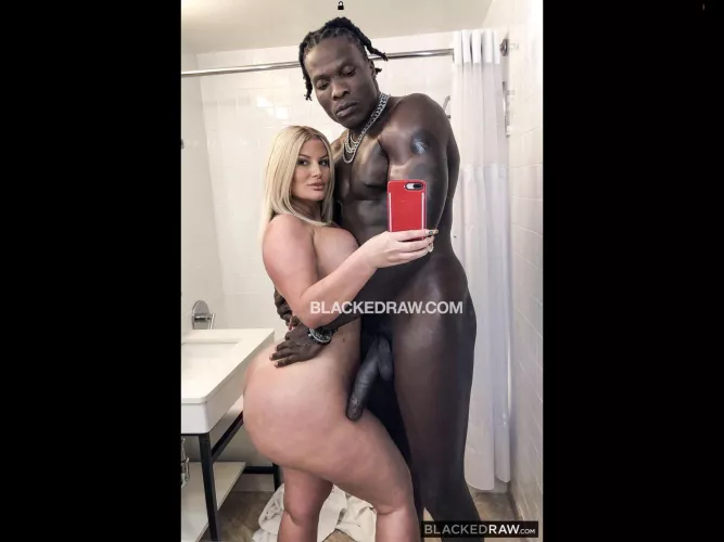 My gf sent me this picture. I think hey might have had sex🥺. Is my 3 inch dick not big enough for her