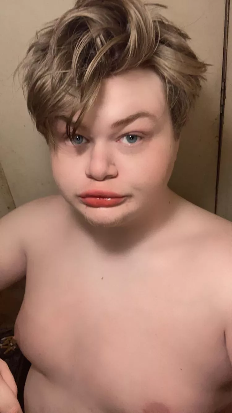 Need someone to suck me off in the shower