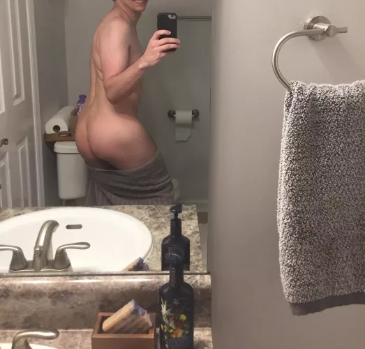 Never trust a big butt and a smile 😜