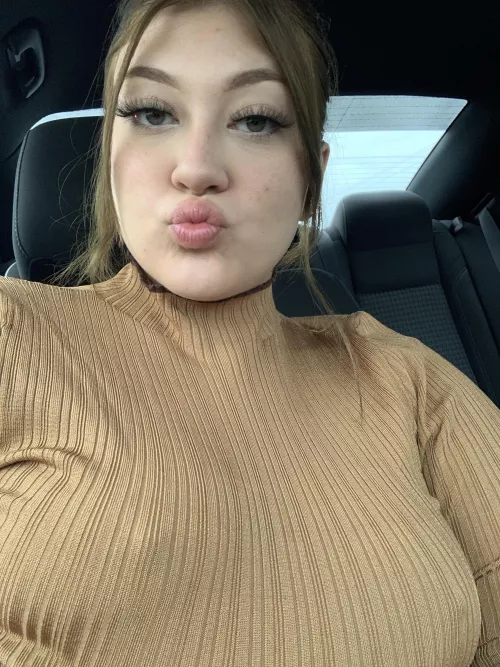 New shirt , Still no bra 😅