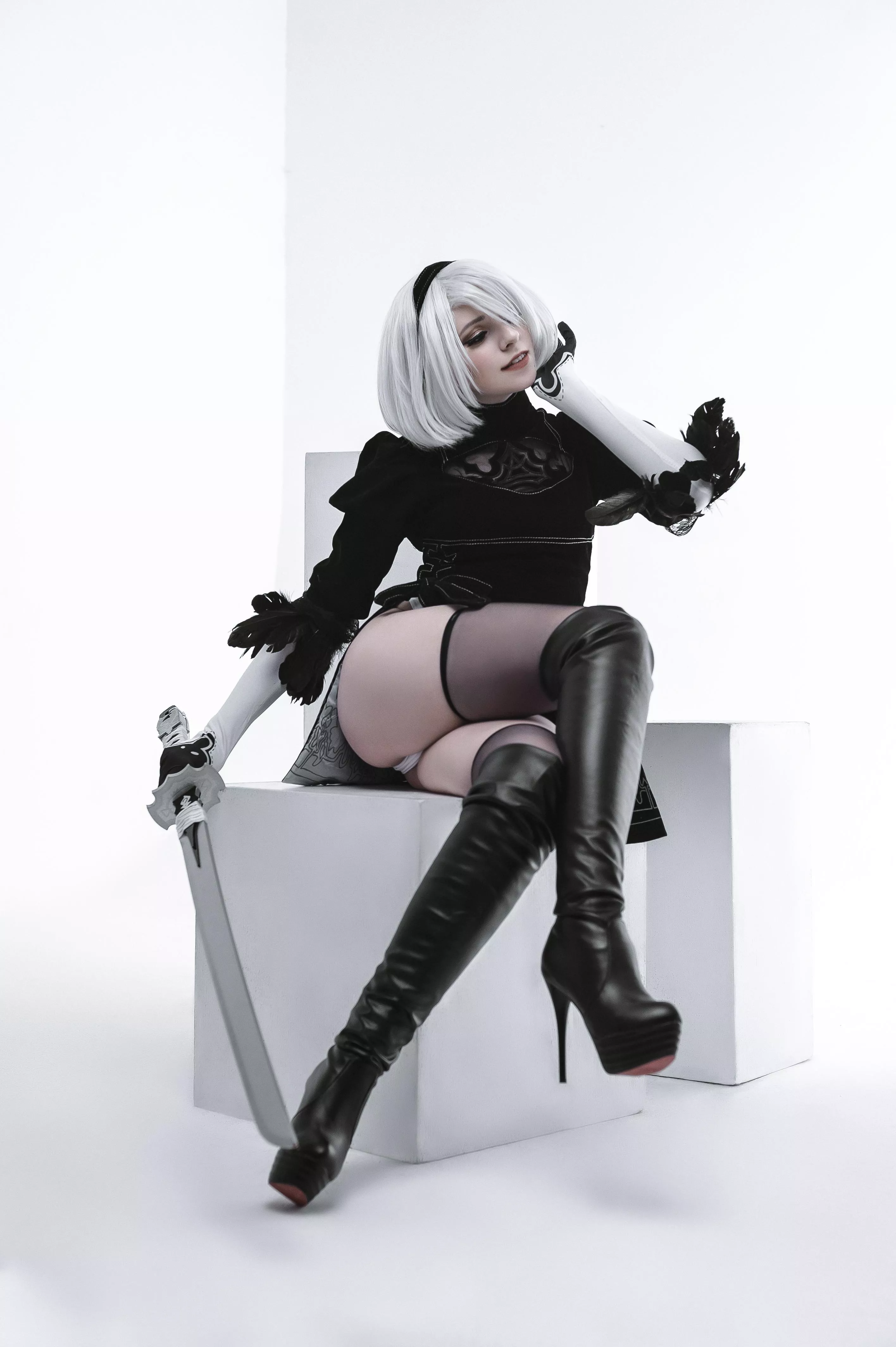 Nier: Automata 2B cosplay by Sakura Loli
