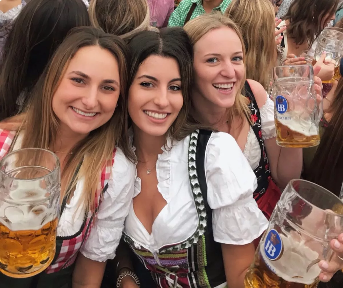 Oktoberfest Babes