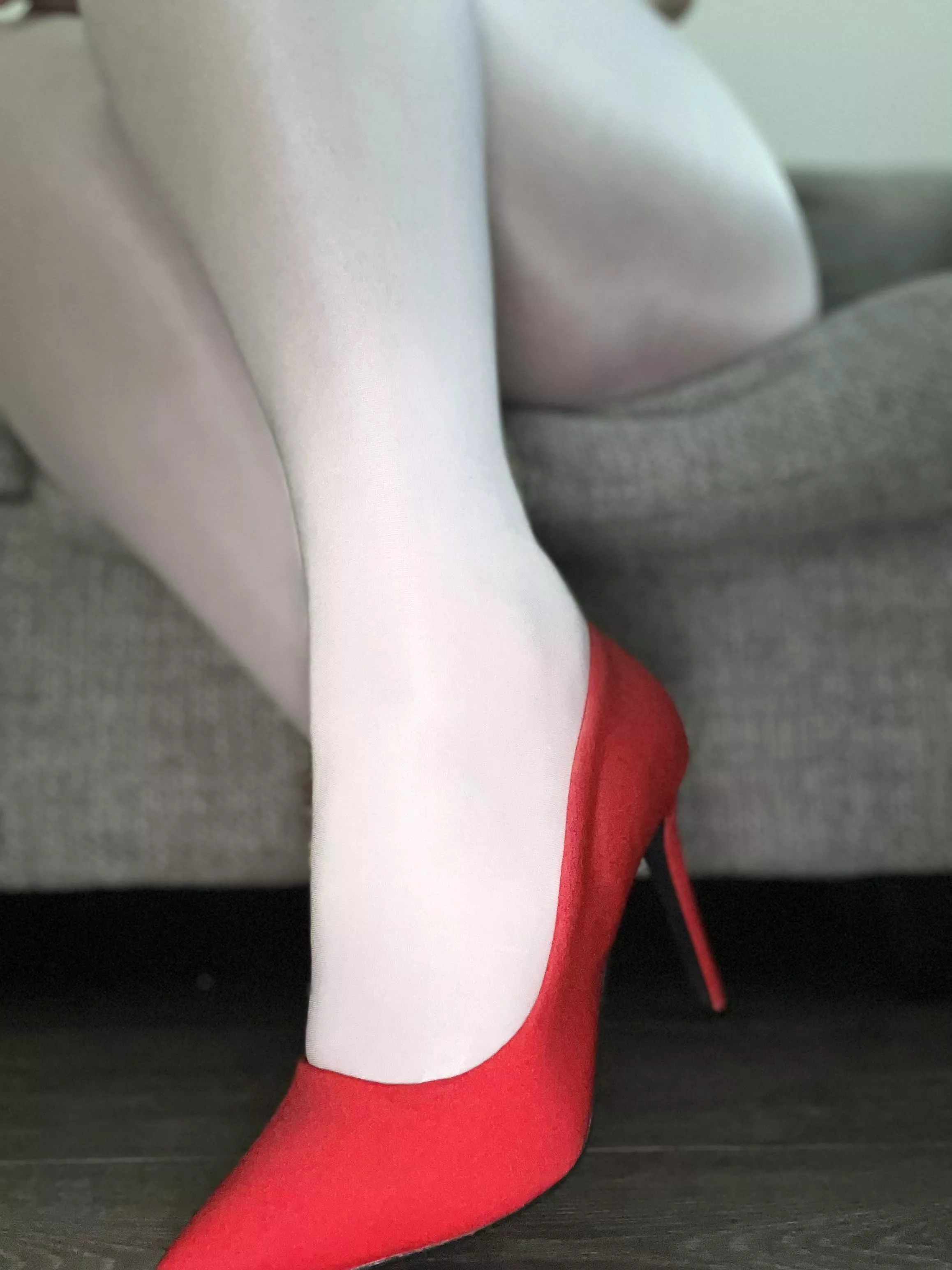 Red heels and white stockings❔❤️