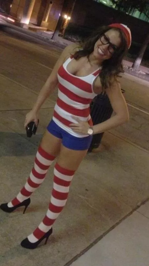 Rule 63 Waldo (x-post /r/cosplayheels)
