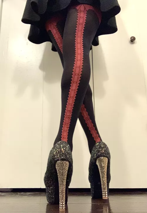 Showing off my new pantyhose