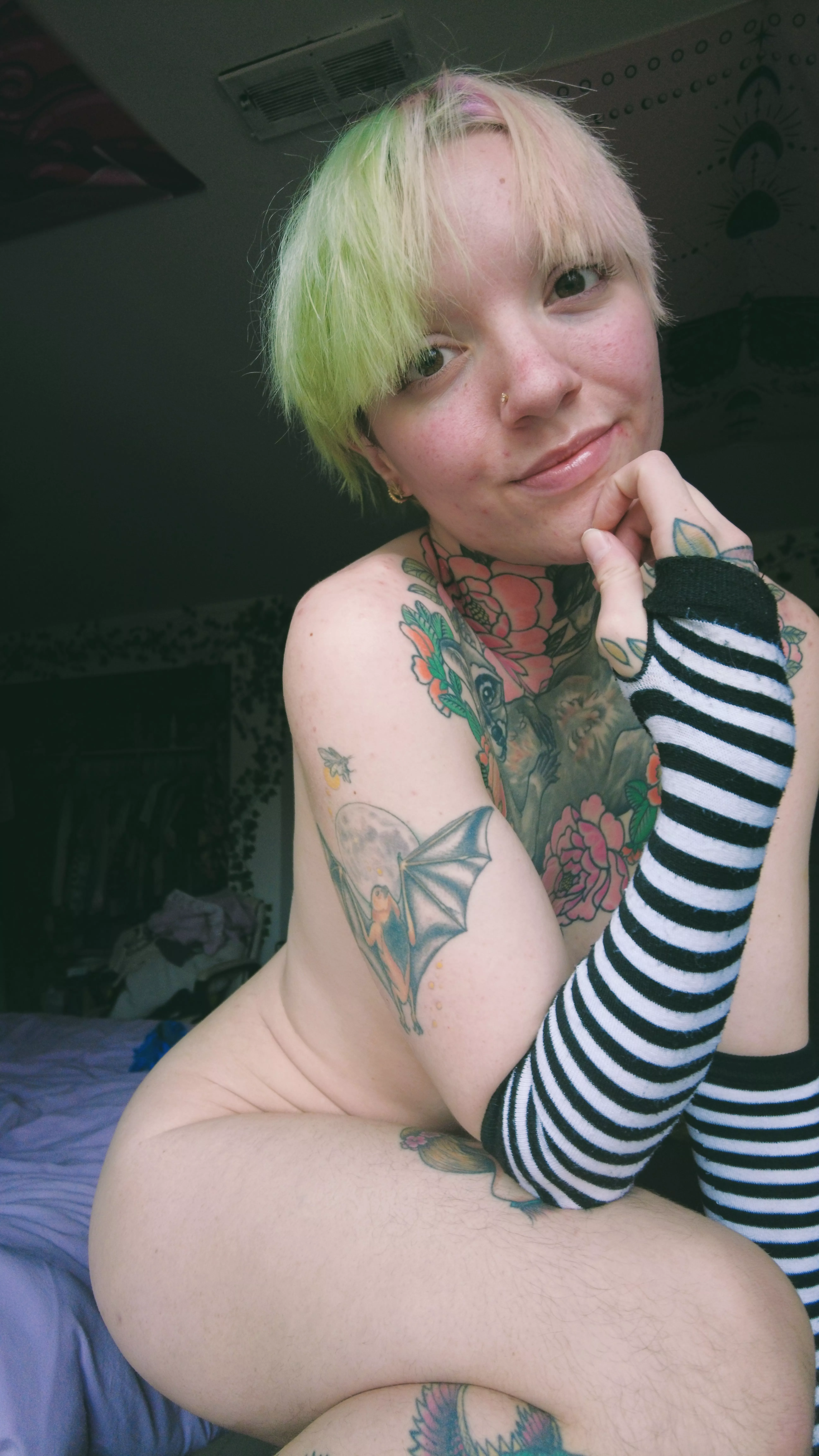 slightly on the modest side but look at my cute butt