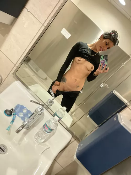 Somebody walked in on me a[f]ter taking this 🙈