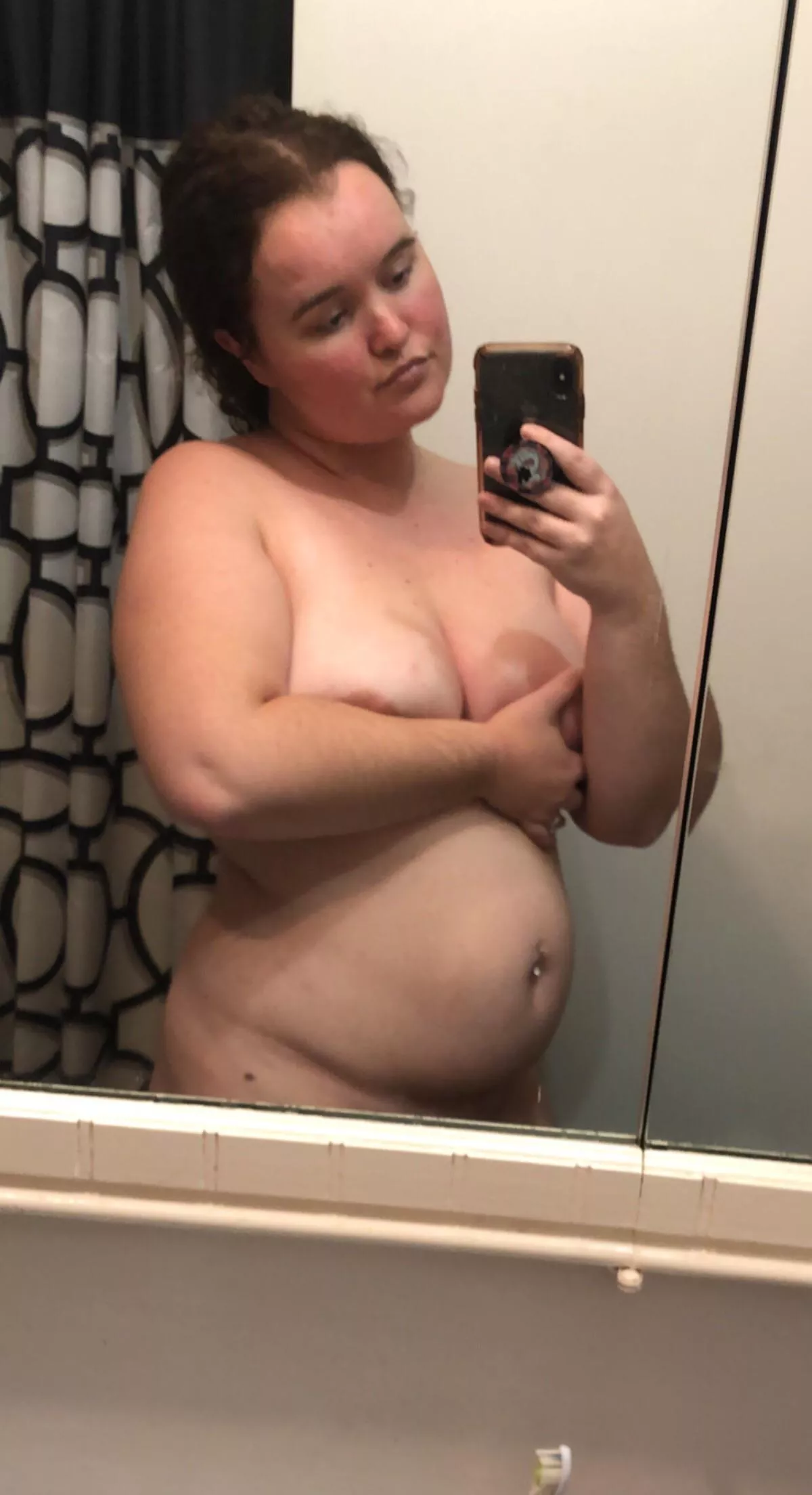 Someone please come rub my boobs😩