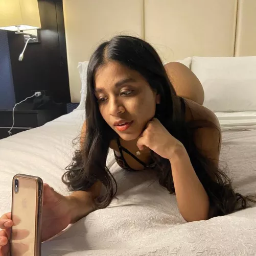 tell me about your weekend (F)