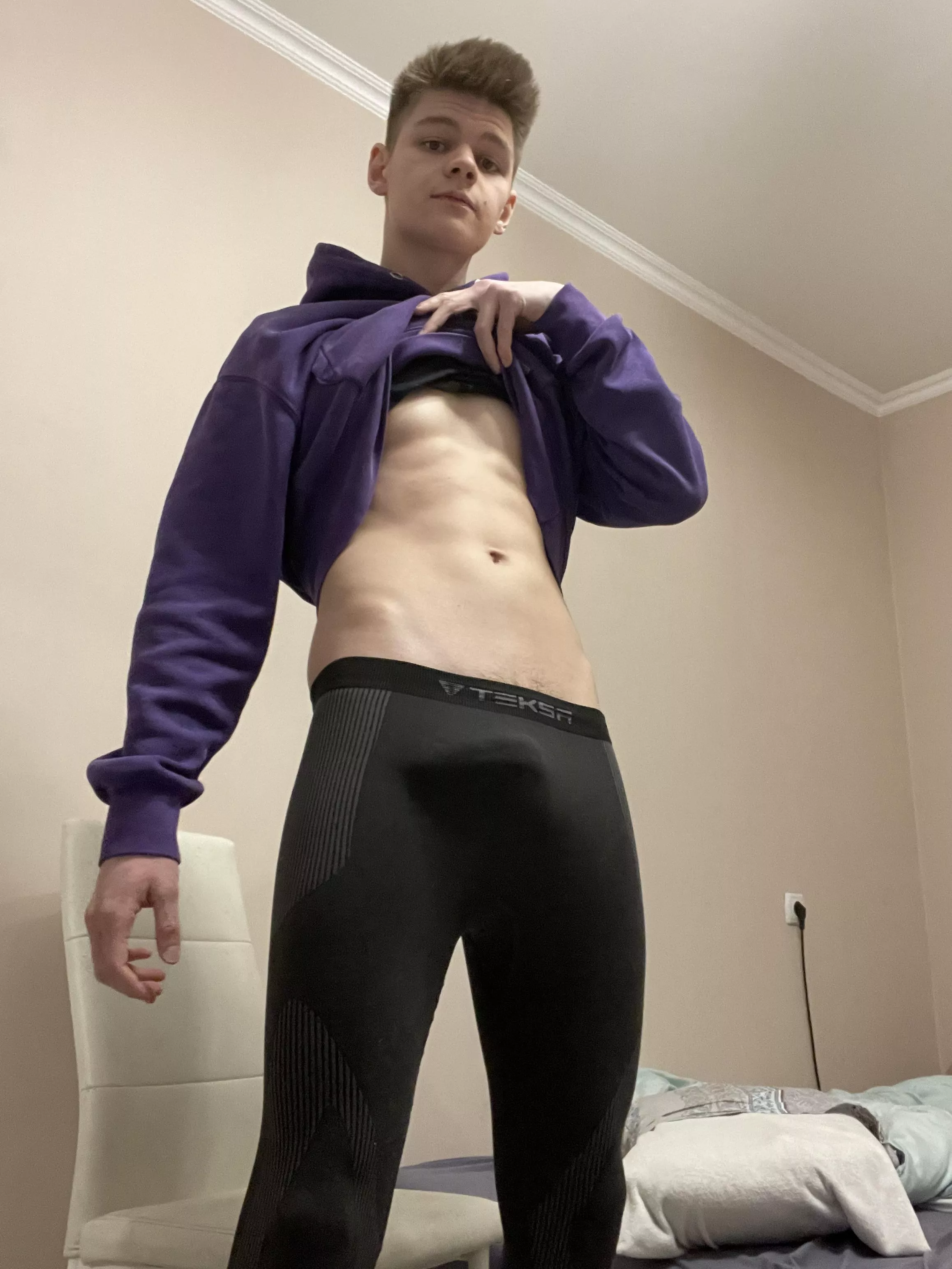 That horny muscular guy from your gym [20]
